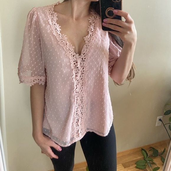 𝅺𝅺⭐️2 FOR $20⭐️ Shein Swiss Dot Guipure Lace Panel Blouse Baby Pink Medium/6 - Picture 6 of 10